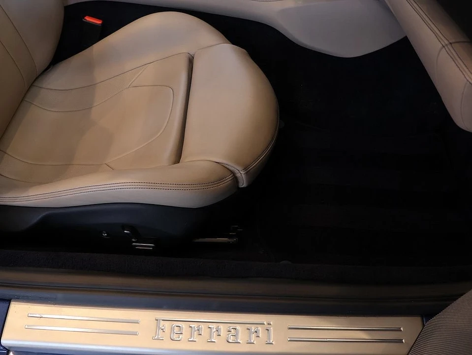 2019 Ferrari Portofino - Image 26 of 31
