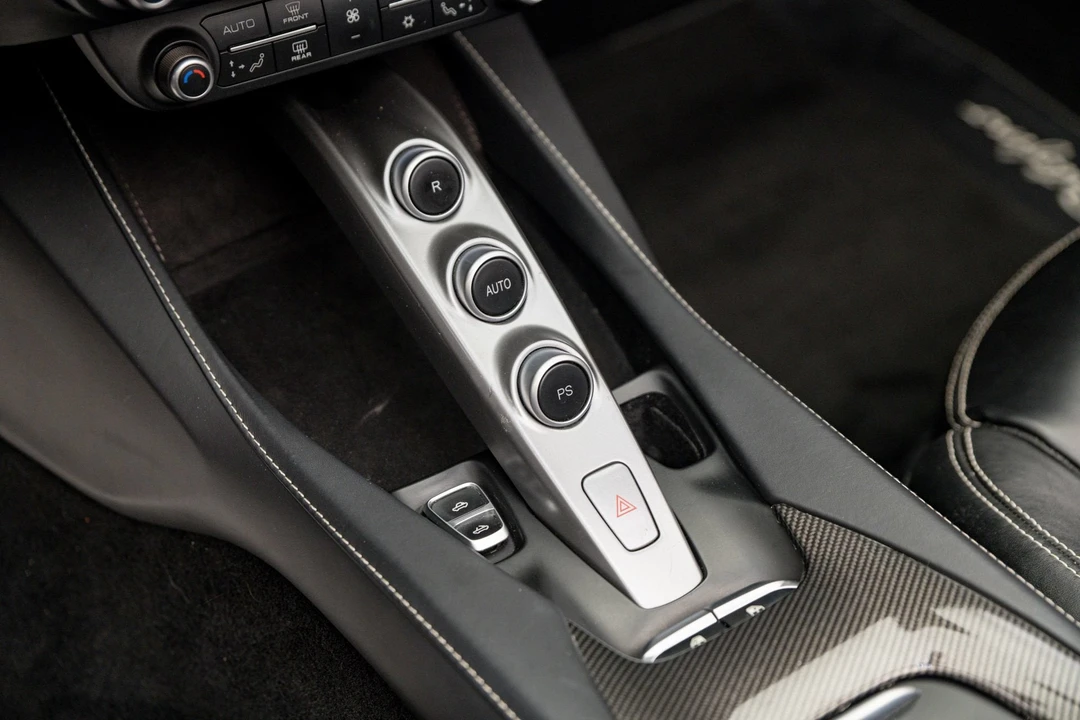 2019 Ferrari Portofino - Image 27 of 31