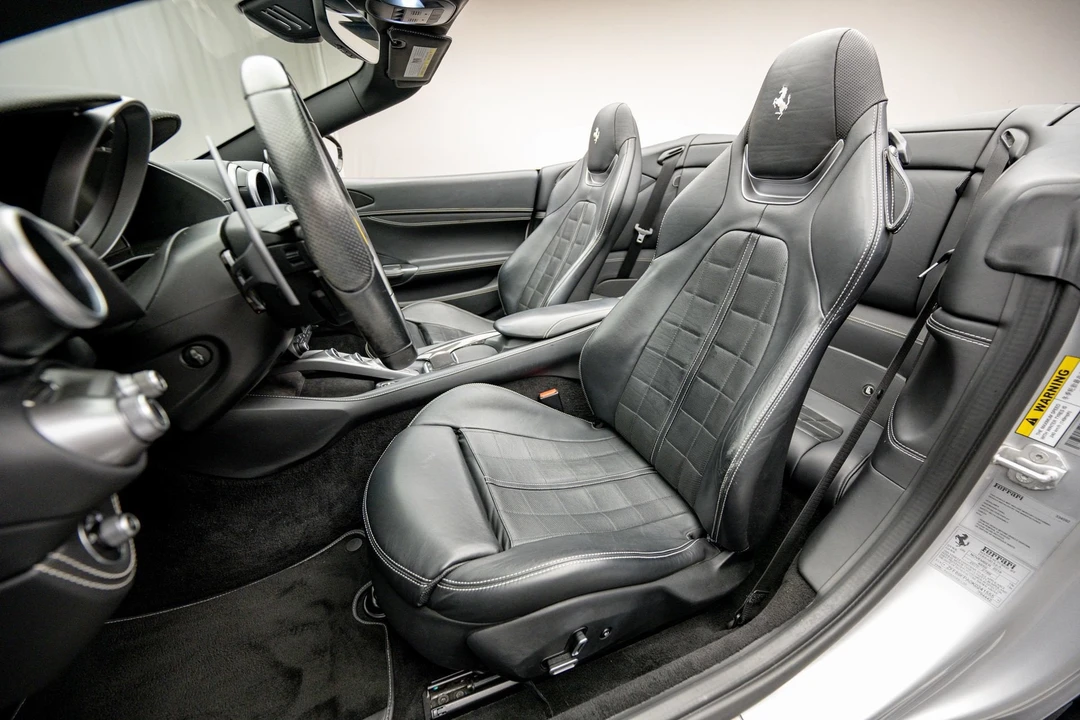 2019 Ferrari Portofino - Image 19 of 31