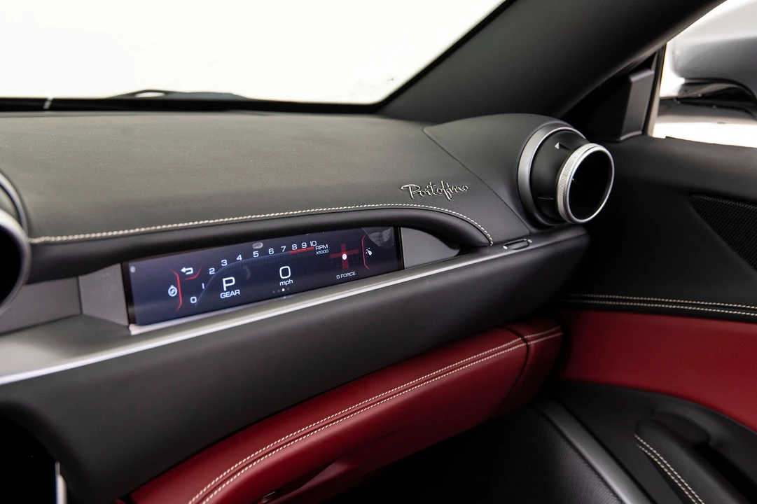 2019 Ferrari Portofino - Image 17 of 31