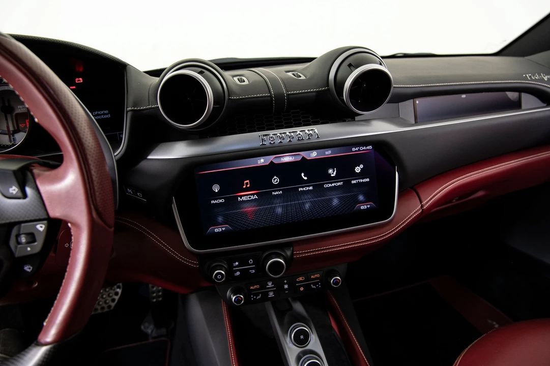 2019 Ferrari Portofino - Image 13 of 31