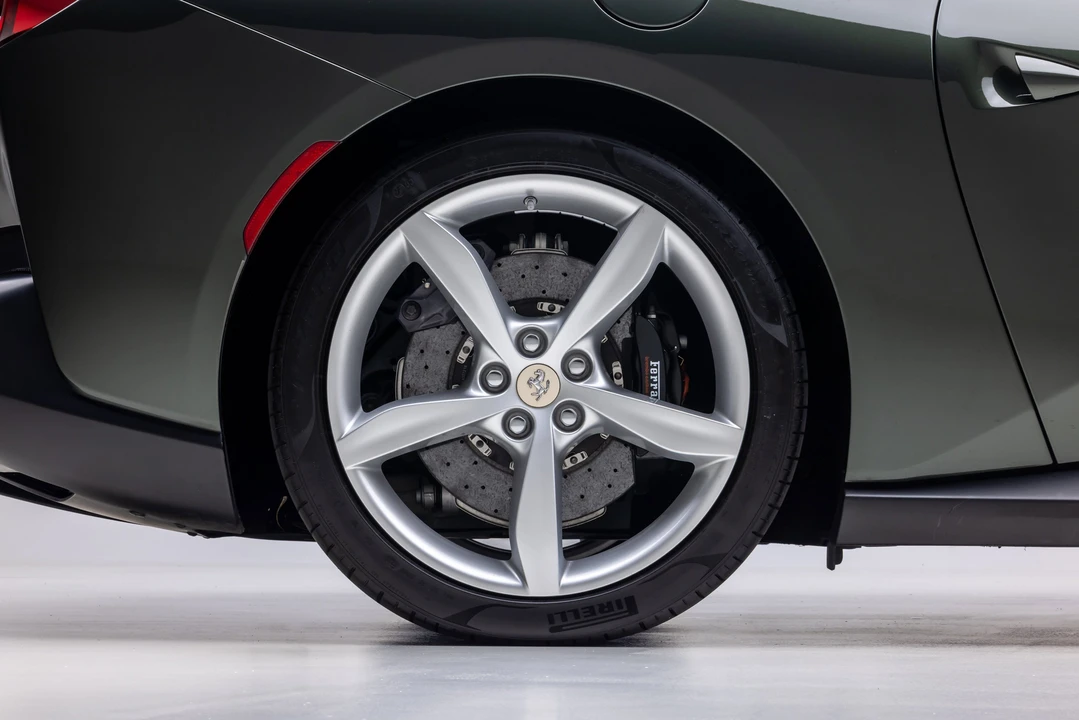 2019 Ferrari Portofino - Image 17 of 31