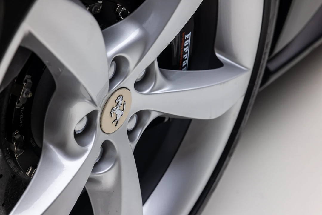 2019 Ferrari Portofino - Image 25 of 31
