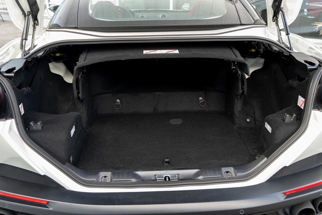 2019 Ferrari Portofino - Image 31 of 31