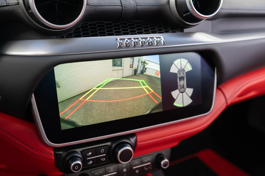 2019 Ferrari Portofino - Image 19 of 31