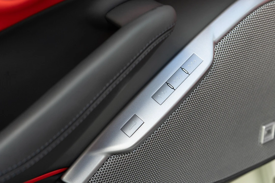 2019 Ferrari Portofino - Image 13 of 31