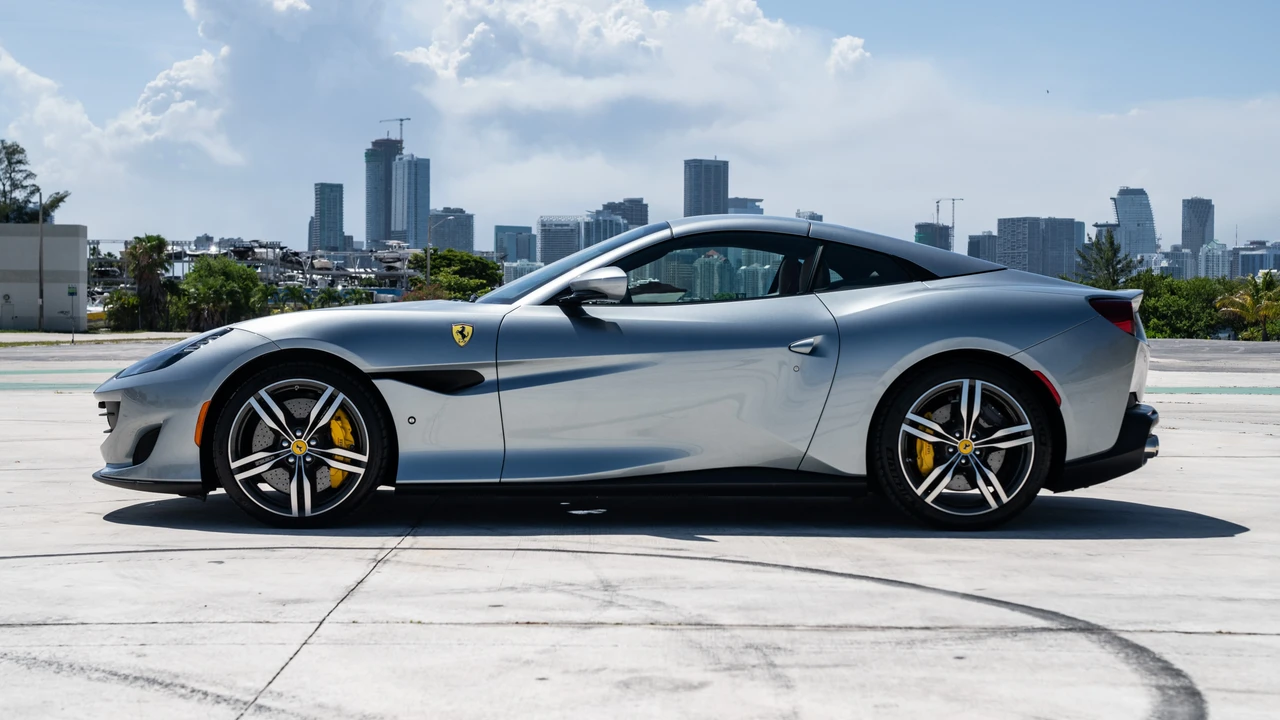 2019 Ferrari Portofino - Image 16 of 21