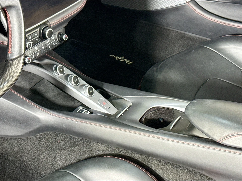 2019 Ferrari Portofino - Image 19 of 28