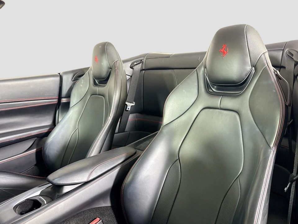 2019 Ferrari Portofino - Image 17 of 28