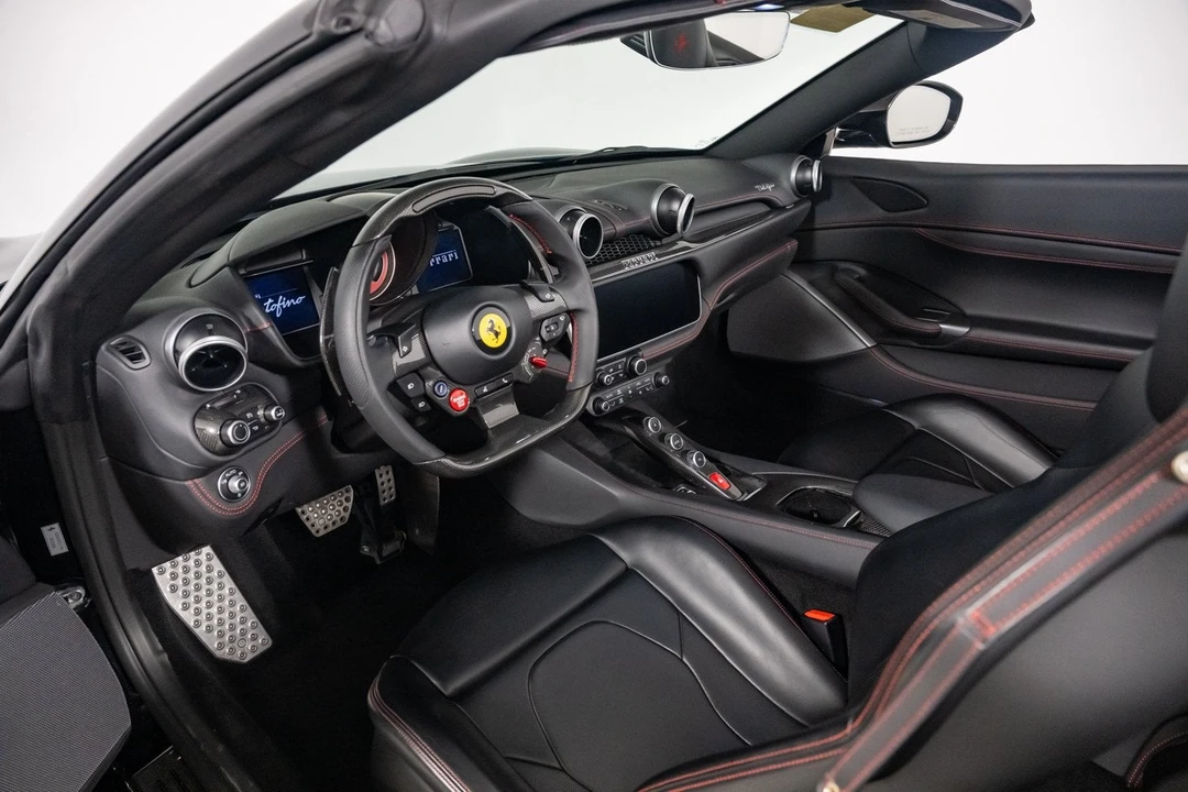 2019 Ferrari Portofino - Image 27 of 31