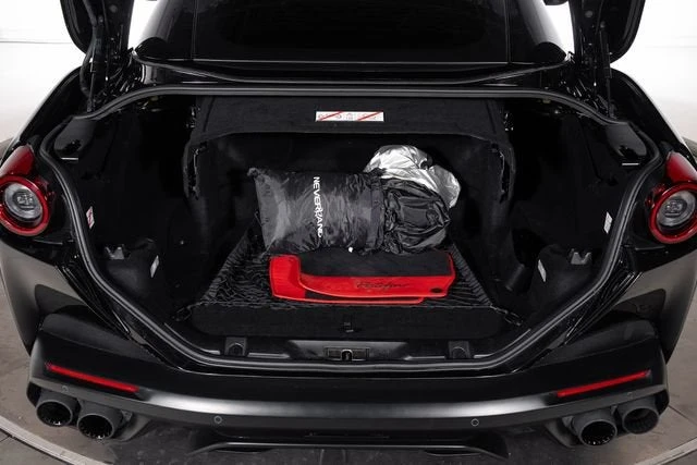 2019 Ferrari Portofino - Image 9 of 31