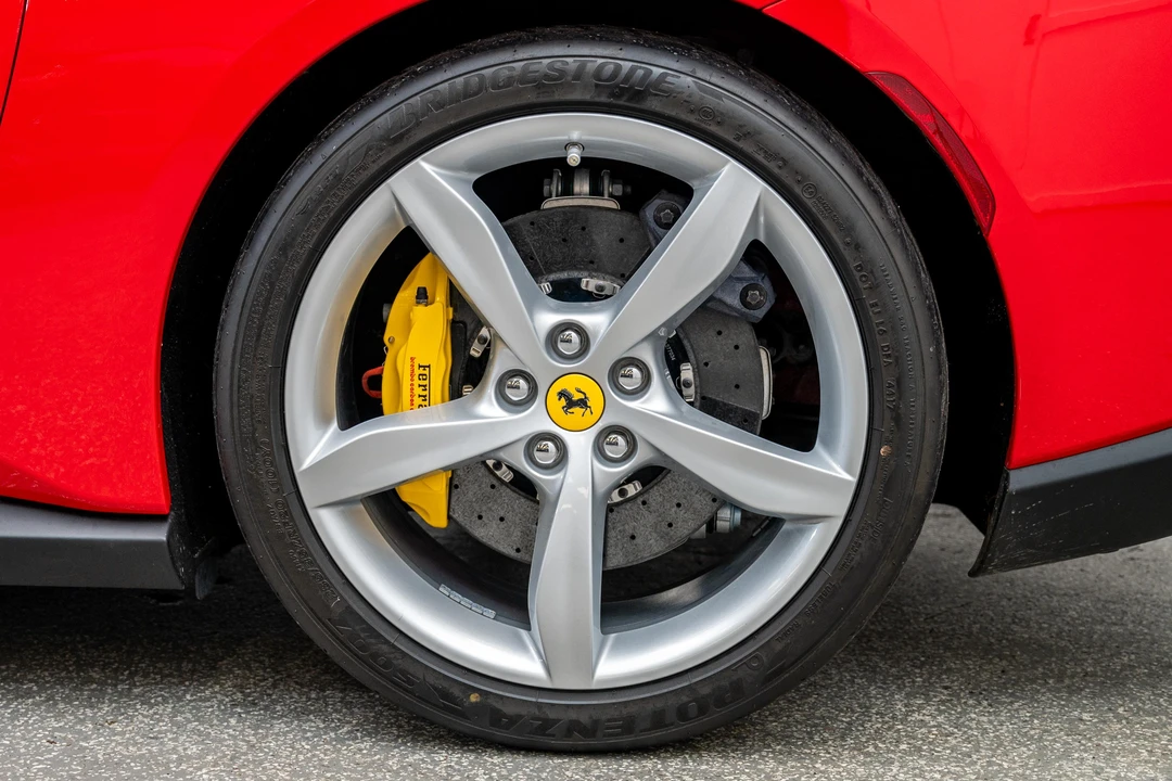 2019 Ferrari Portofino - Image 19 of 31