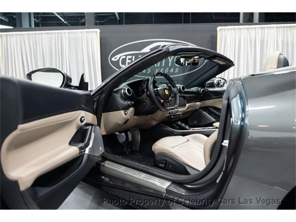 2019 Ferrari Portofino - Image 27 of 31