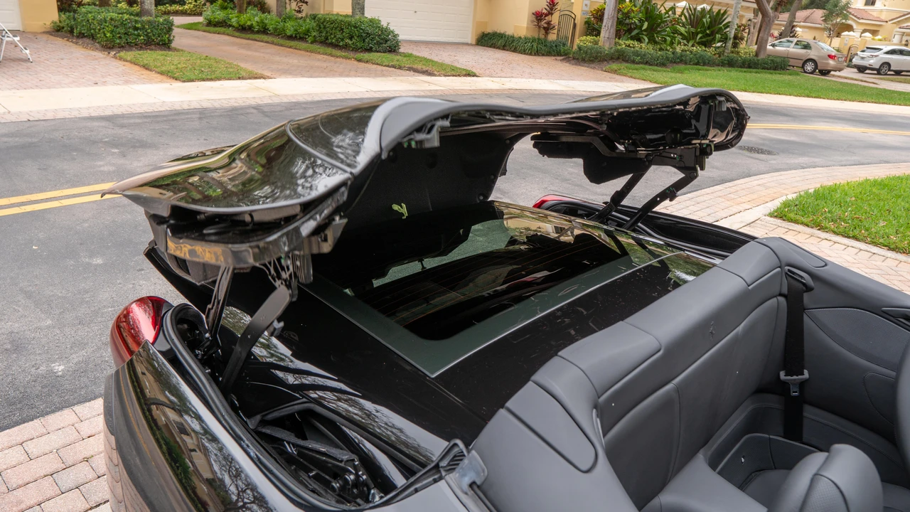 2019 Ferrari Portofino - Image 28 of 31