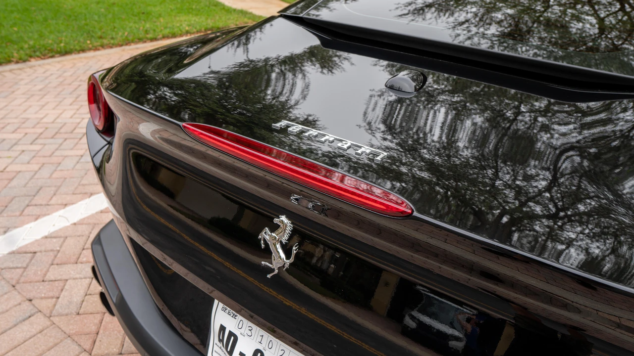 2019 Ferrari Portofino - Image 24 of 31
