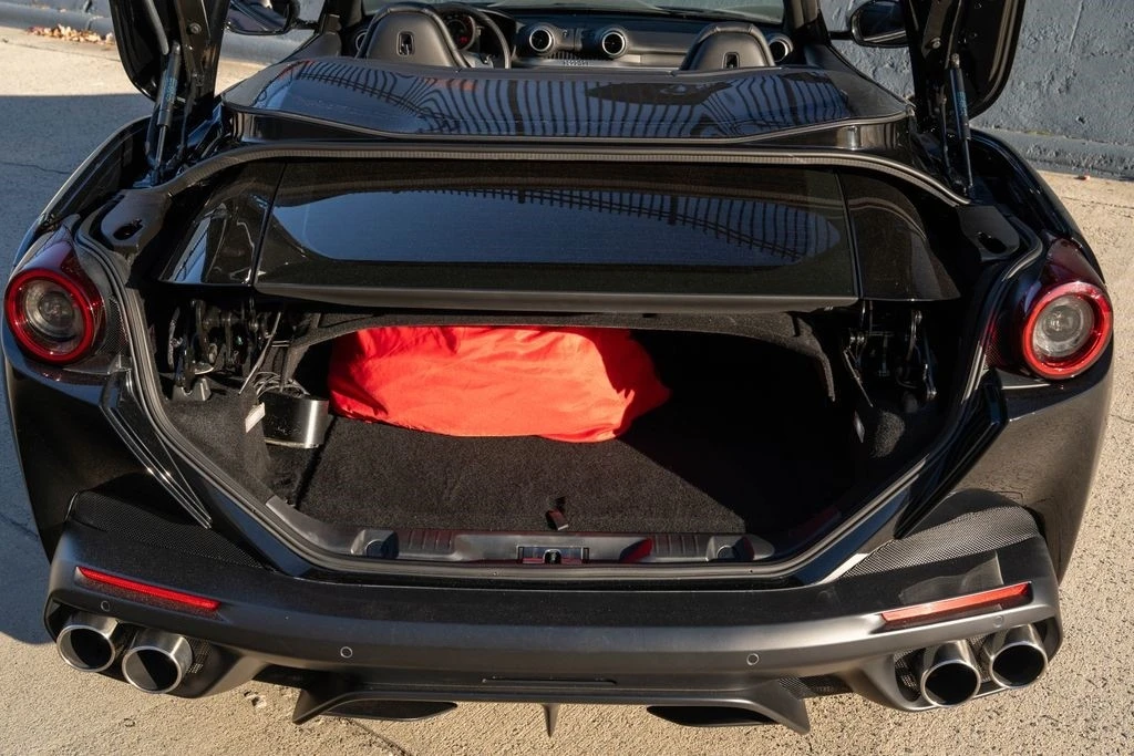 2019 Ferrari Portofino - Image 17 of 21
