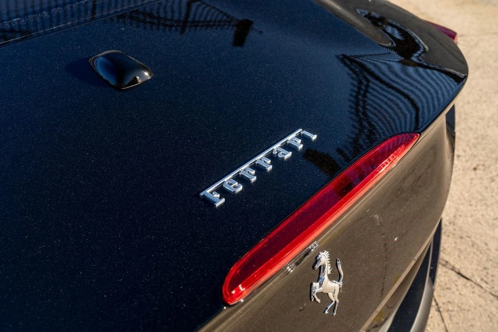 2019 Ferrari Portofino - Image 18 of 21