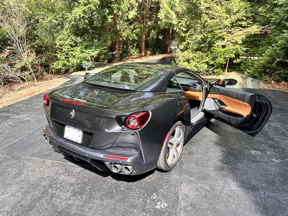 2019 Ferrari Portofino - Image 14 of 31