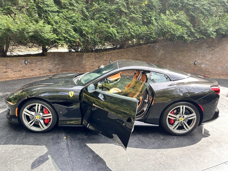 2019 Ferrari Portofino - Image 17 of 31
