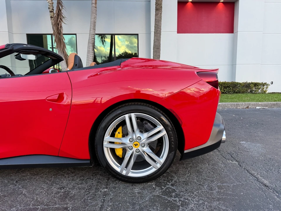 2019 Ferrari Portofino - Image 13 of 21