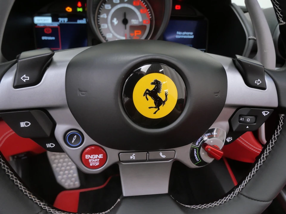 2019 Ferrari Portofino - Image 29 of 31