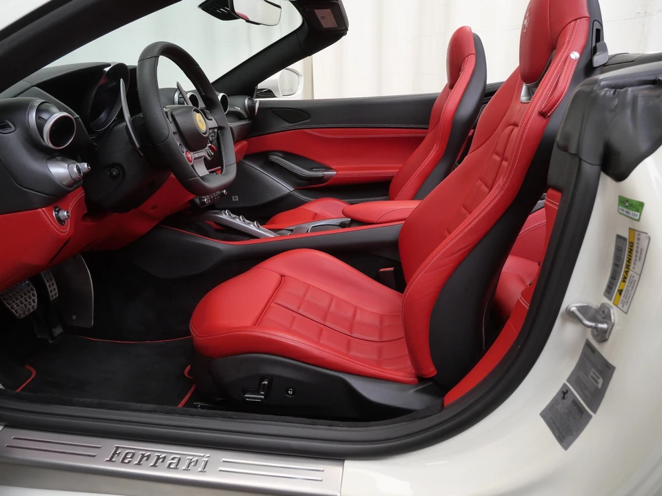 2019 Ferrari Portofino - Image 19 of 31