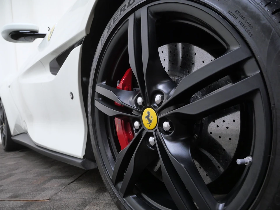 2019 Ferrari Portofino - Image 13 of 31