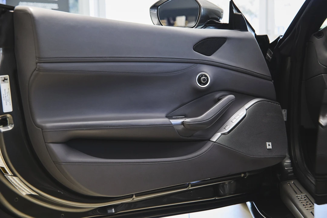2019 Ferrari Portofino - Image 29 of 31