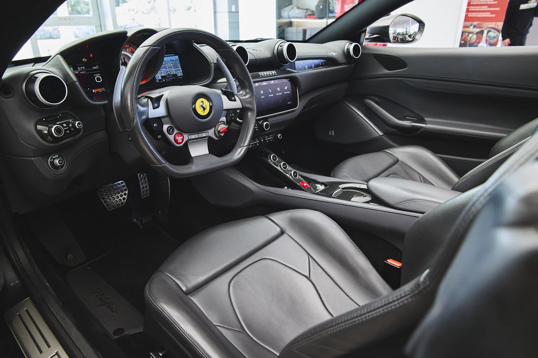 2019 Ferrari Portofino - Image 9 of 31