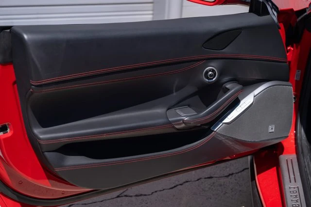 2019 Ferrari Portofino - Image 30 of 31