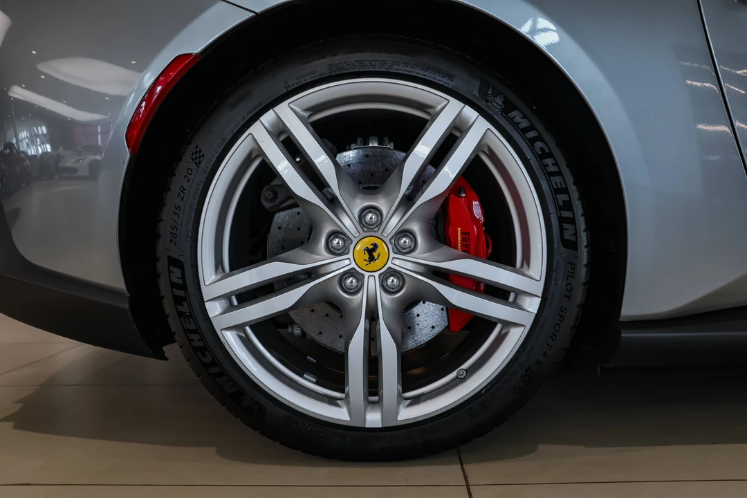 2019 Ferrari Portofino - Image 21 of 31