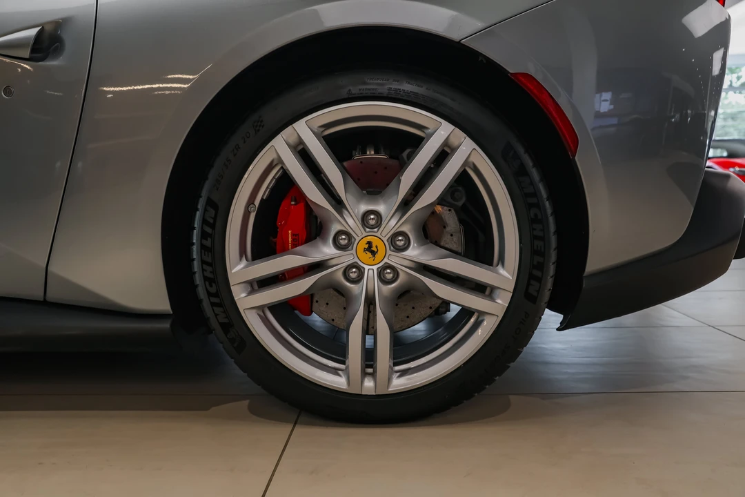 2019 Ferrari Portofino - Image 19 of 31