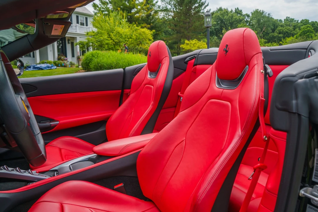 2019 Ferrari Portofino - Image 2 of 31