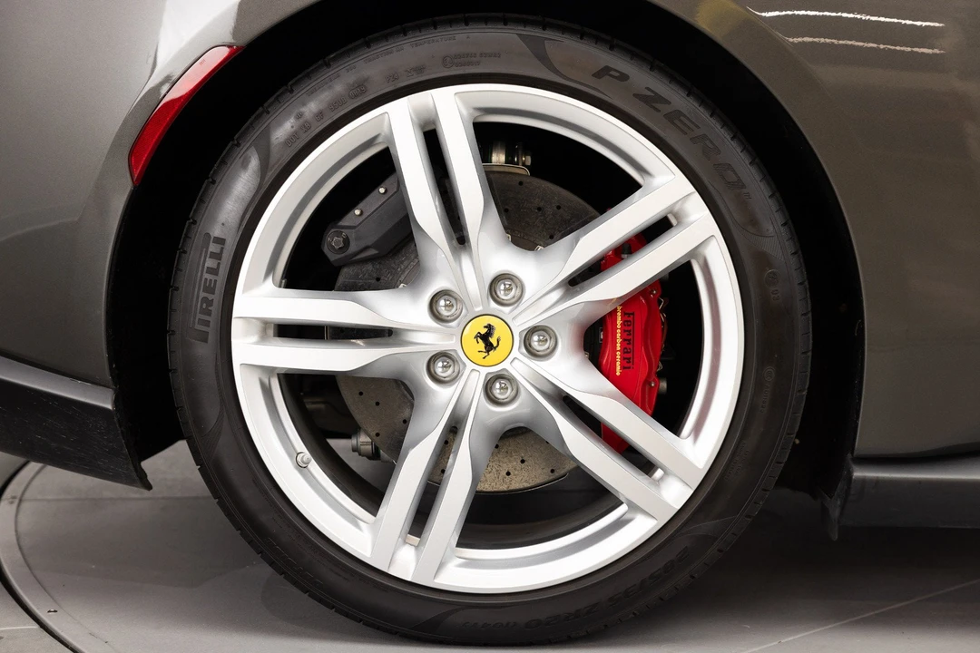 2019 Ferrari Portofino - Image 24 of 31