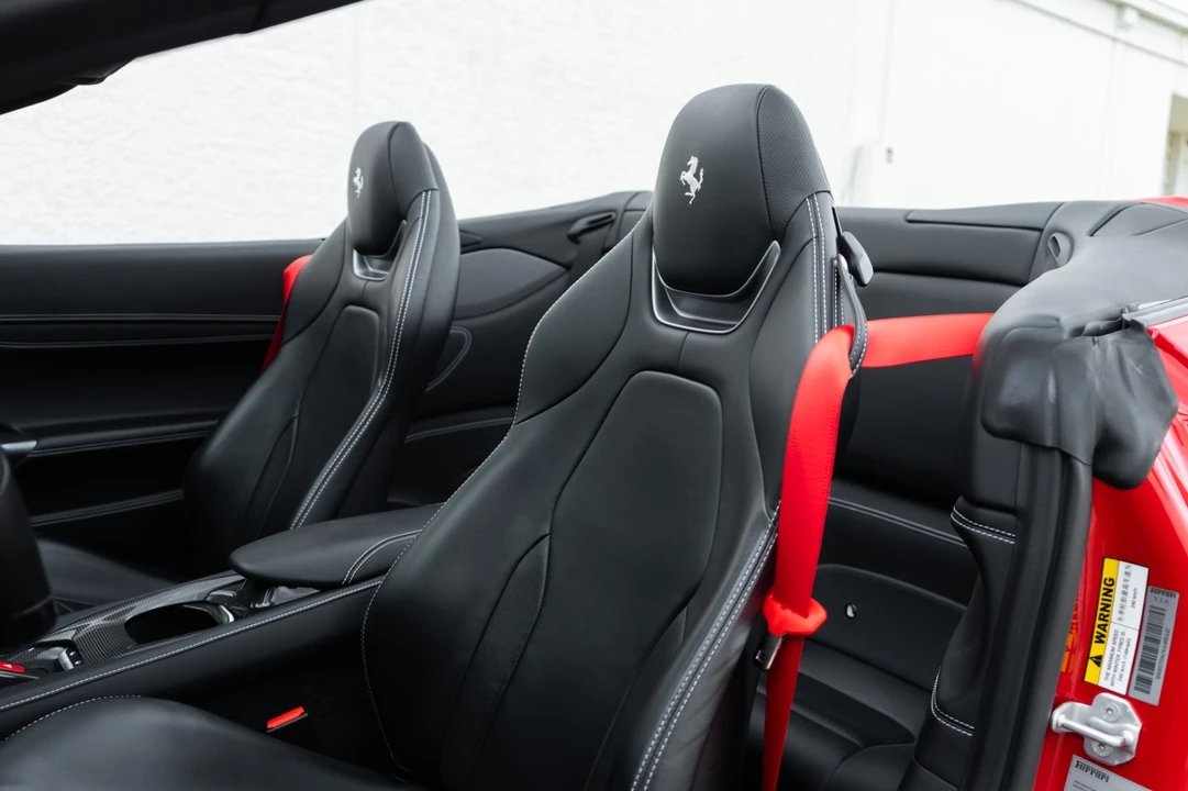 2019 Ferrari Portofino - Image 29 of 31