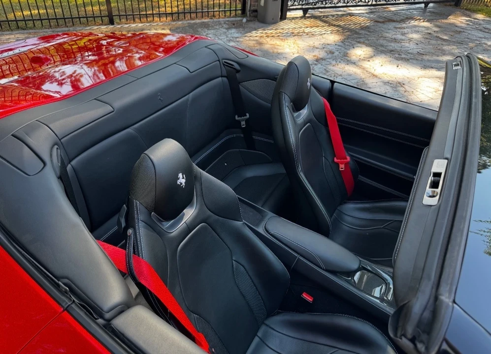 2019 Ferrari Portofino - Image 9 of 12