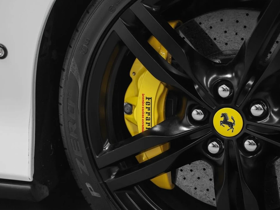 2019 Ferrari Portofino - Image 12 of 31