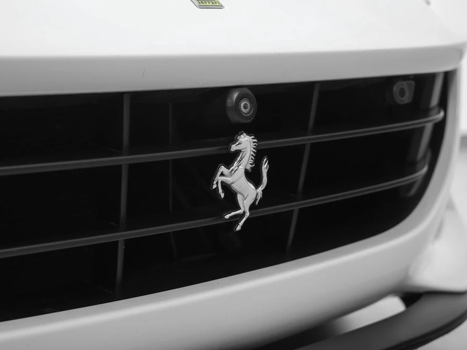 2019 Ferrari Portofino - Image 6 of 31