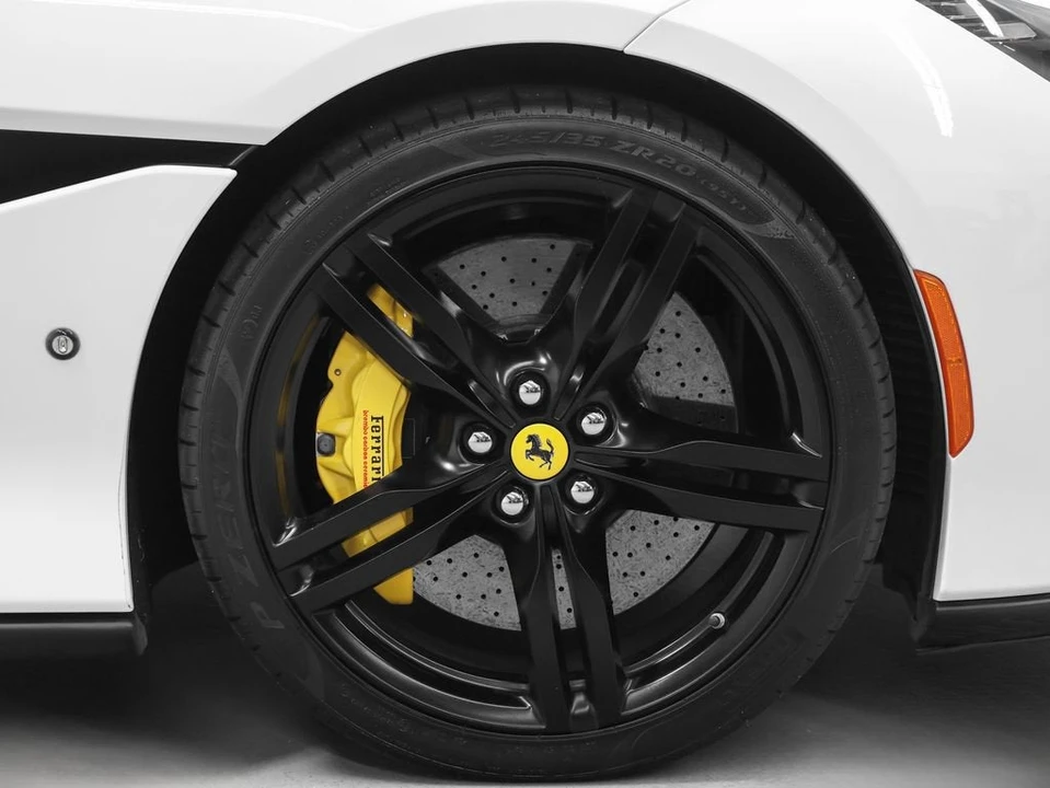 2019 Ferrari Portofino - Image 11 of 31