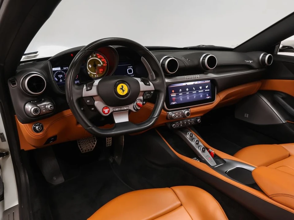2019 Ferrari Portofino - Image 2 of 31