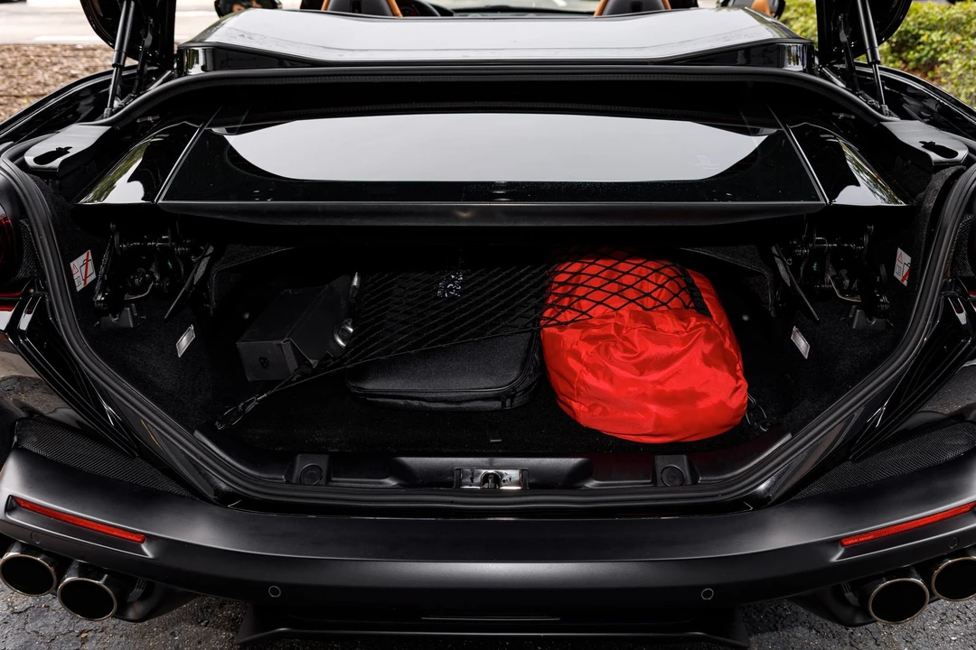 2019 Ferrari Portofino - Image 19 of 31