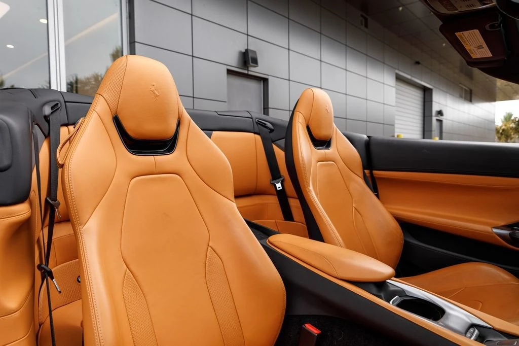 2019 Ferrari Portofino - Image 15 of 31