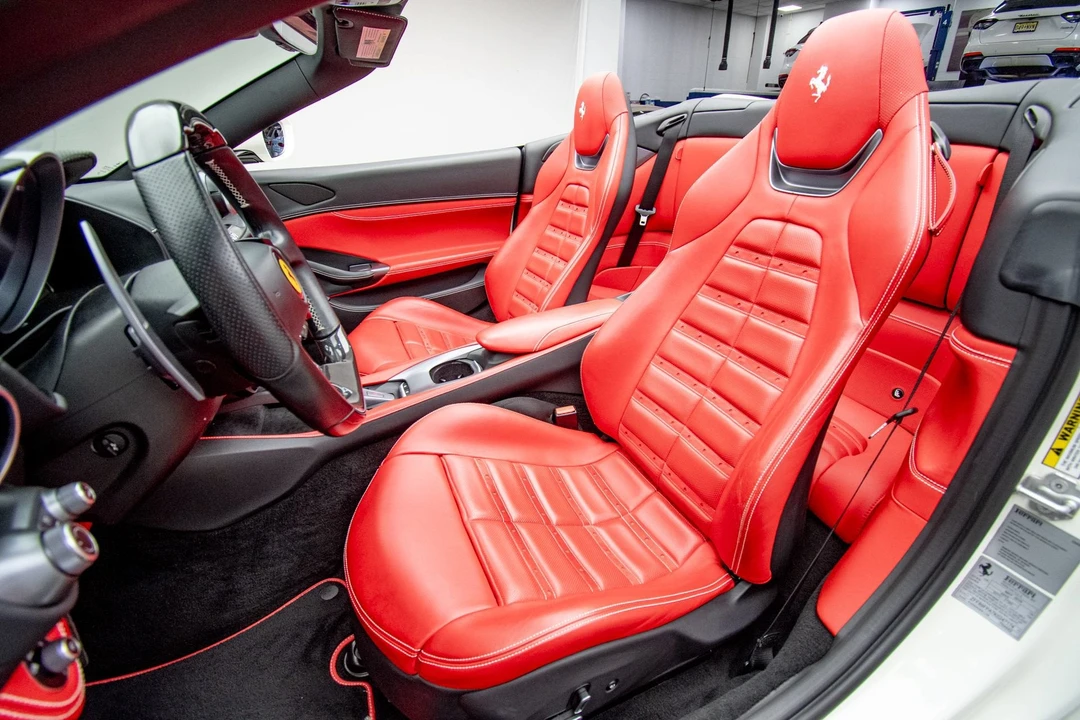 2019 Ferrari Portofino - Image 19 of 31
