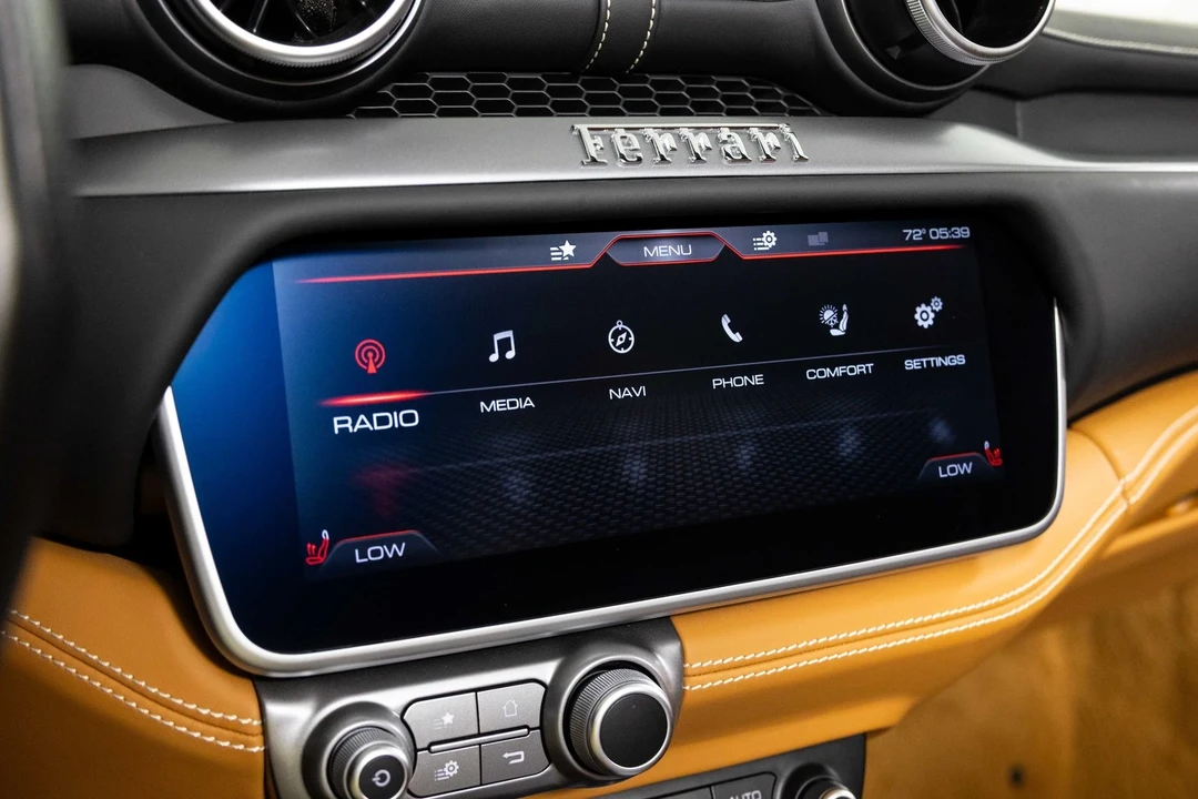 2019 Ferrari Portofino - Image 19 of 21