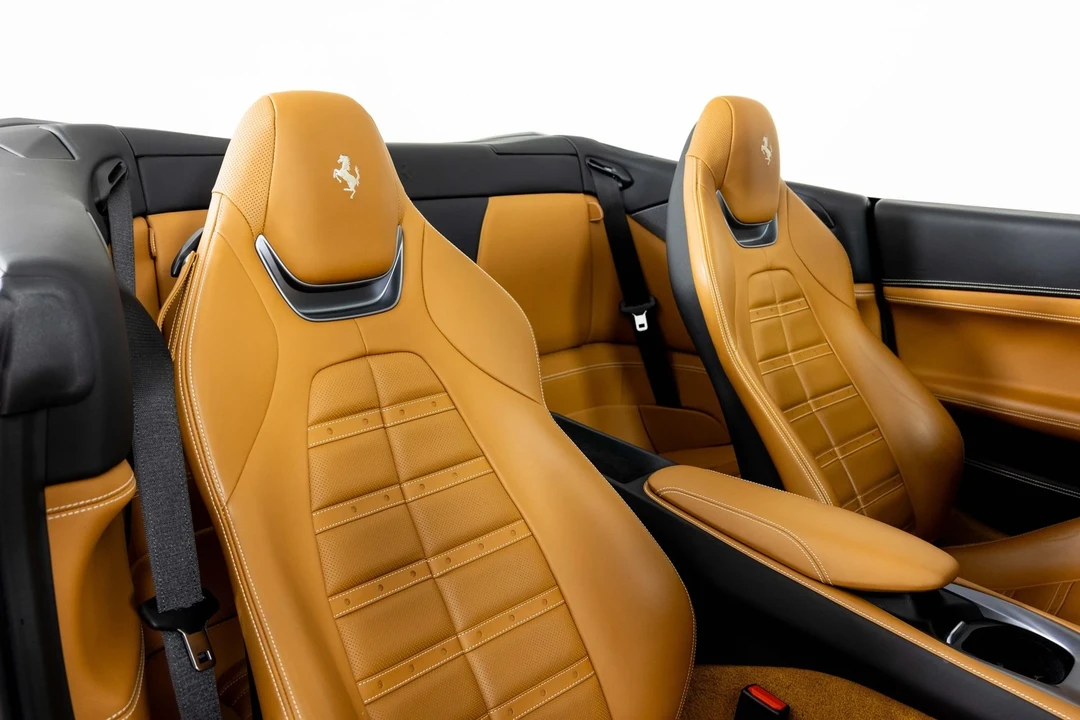 2019 Ferrari Portofino - Image 14 of 21