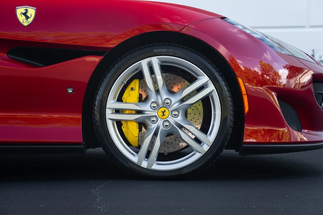 2019 Ferrari Portofino - Image 9 of 31