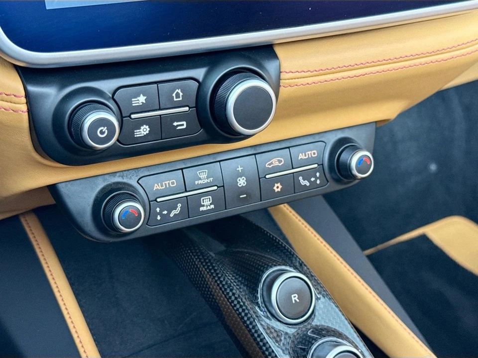 2019 Ferrari Portofino - Image 18 of 31