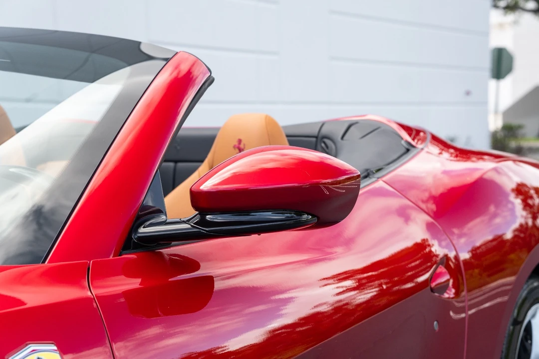 2019 Ferrari Portofino - Image 27 of 31