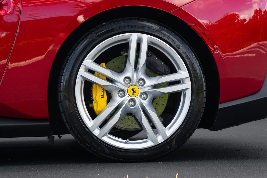 2019 Ferrari Portofino - Image 29 of 31