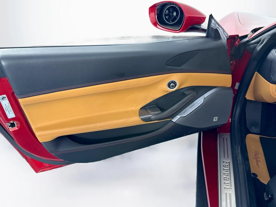 2019 Ferrari Portofino - Image 20 of 31